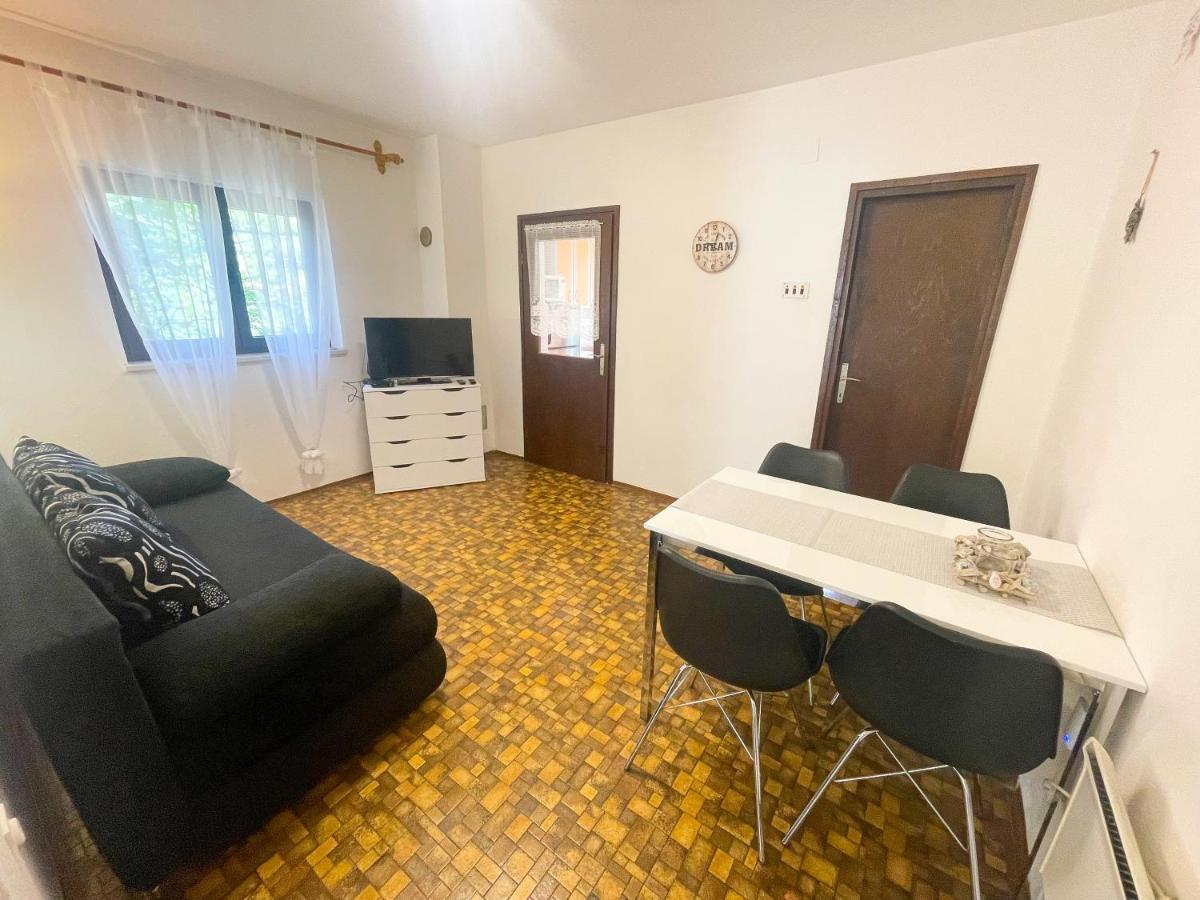 Apartmani Irena Jadranovo Exterior photo